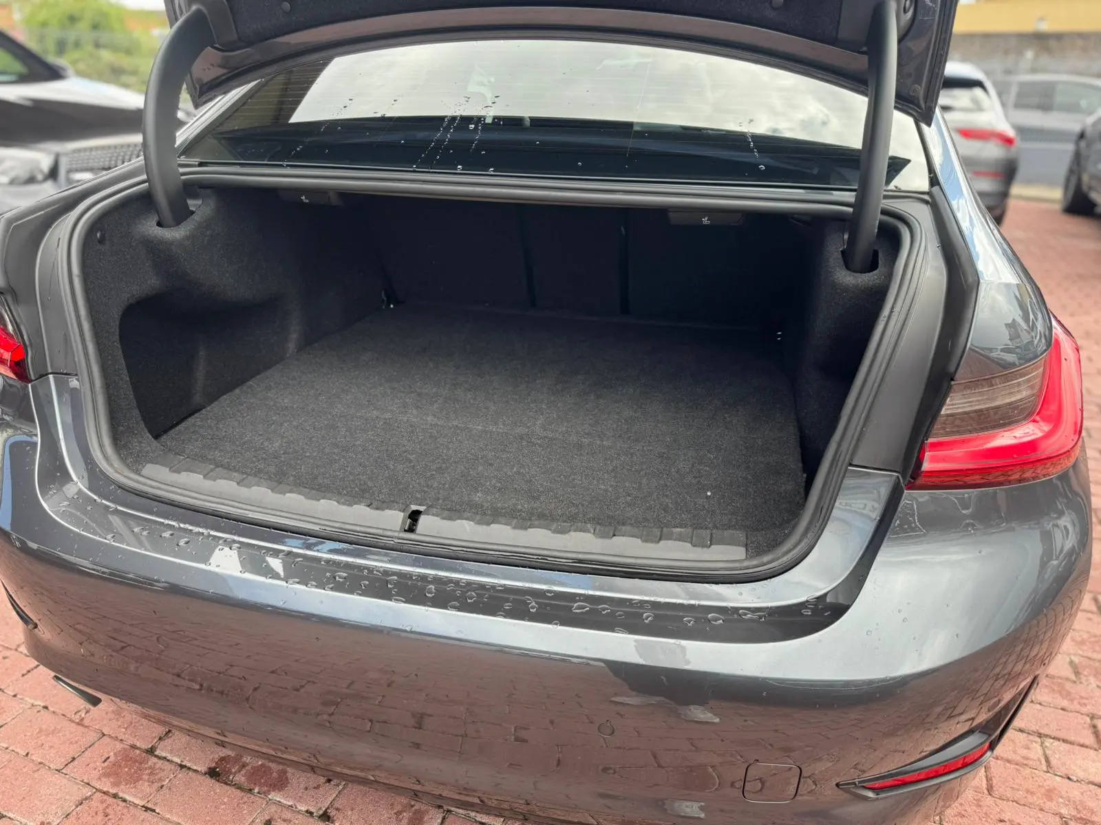 BMW 316 d Pack M Auto 9