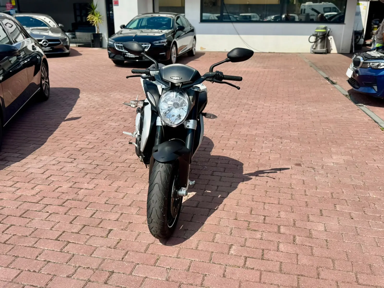 MV Agusta Brutale MV Agusta Brutale 675 2