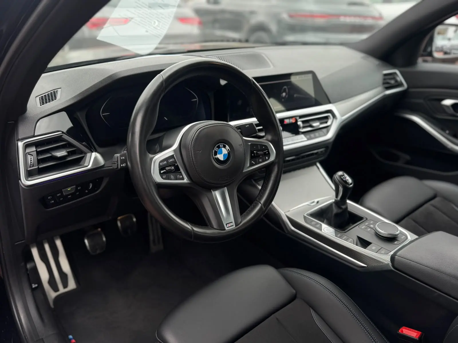 BMW 318 d Pack M 9