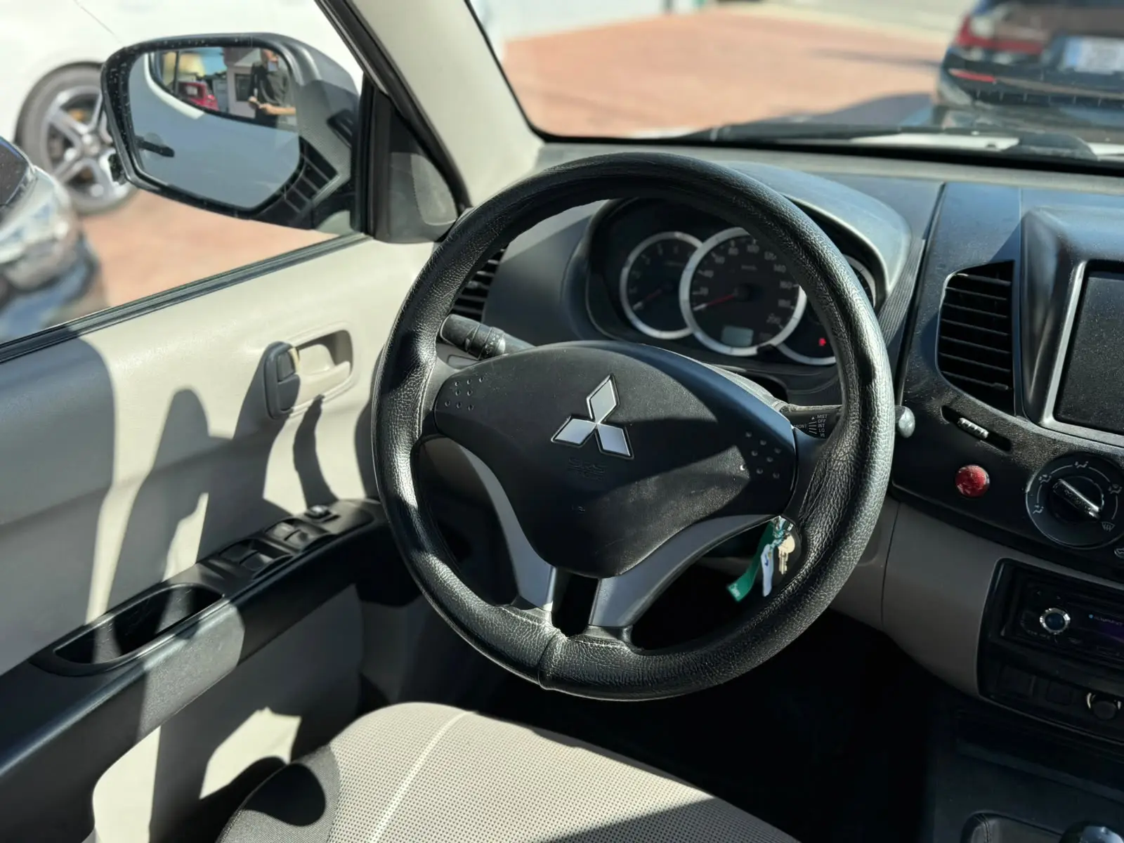 Mitsubishi L200 2.5 DI-D CD In.AC Low Rider 2WD 17