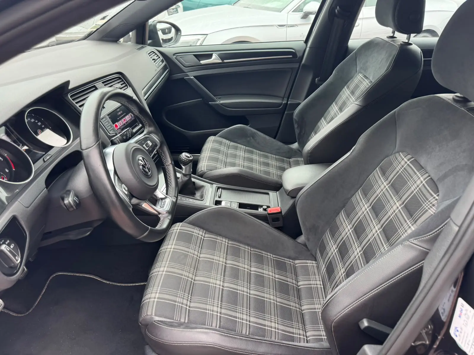 Volkswagen Golf 2.0 TDi GTD 17