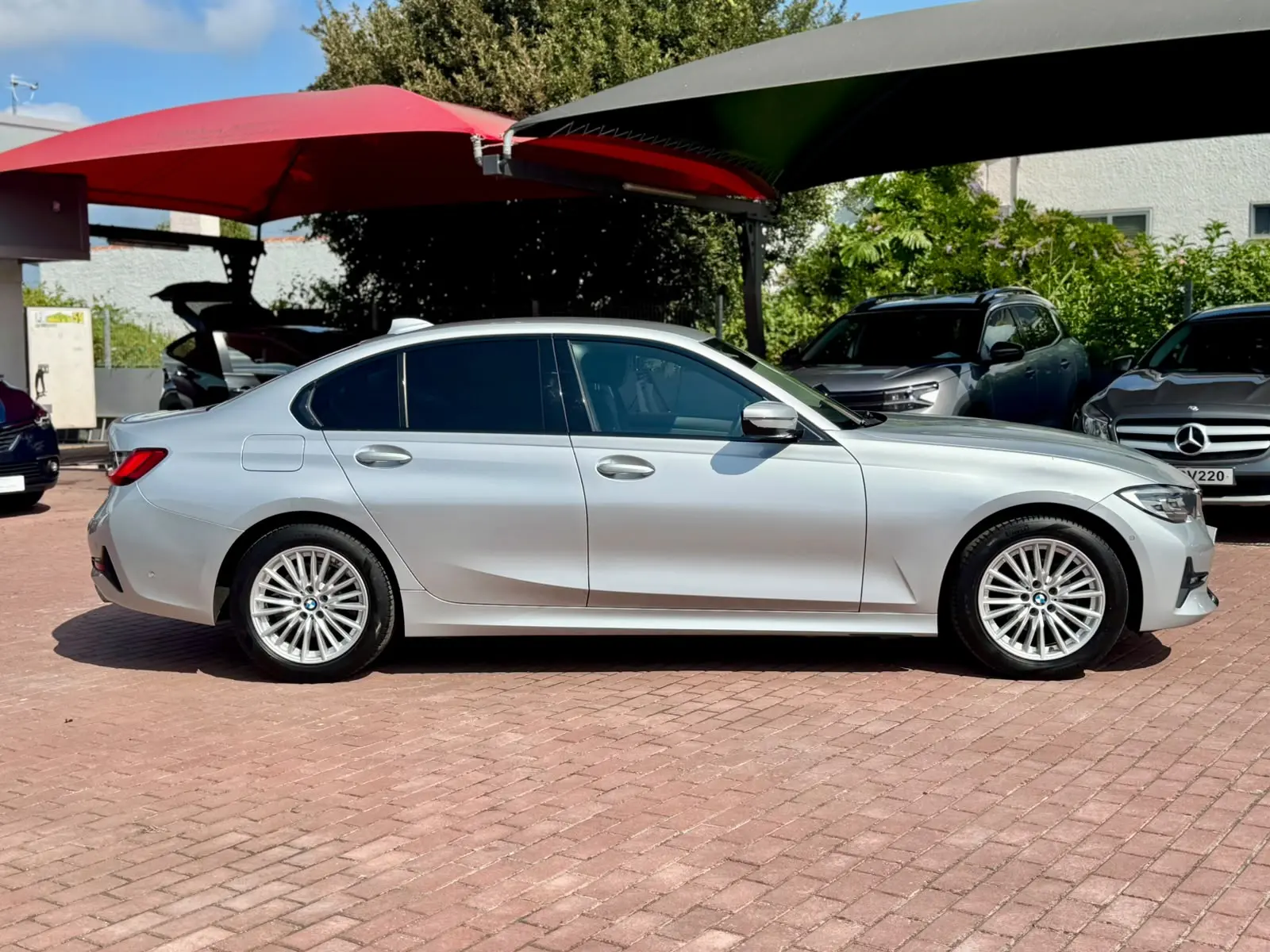BMW 318 d Line Luxury 8