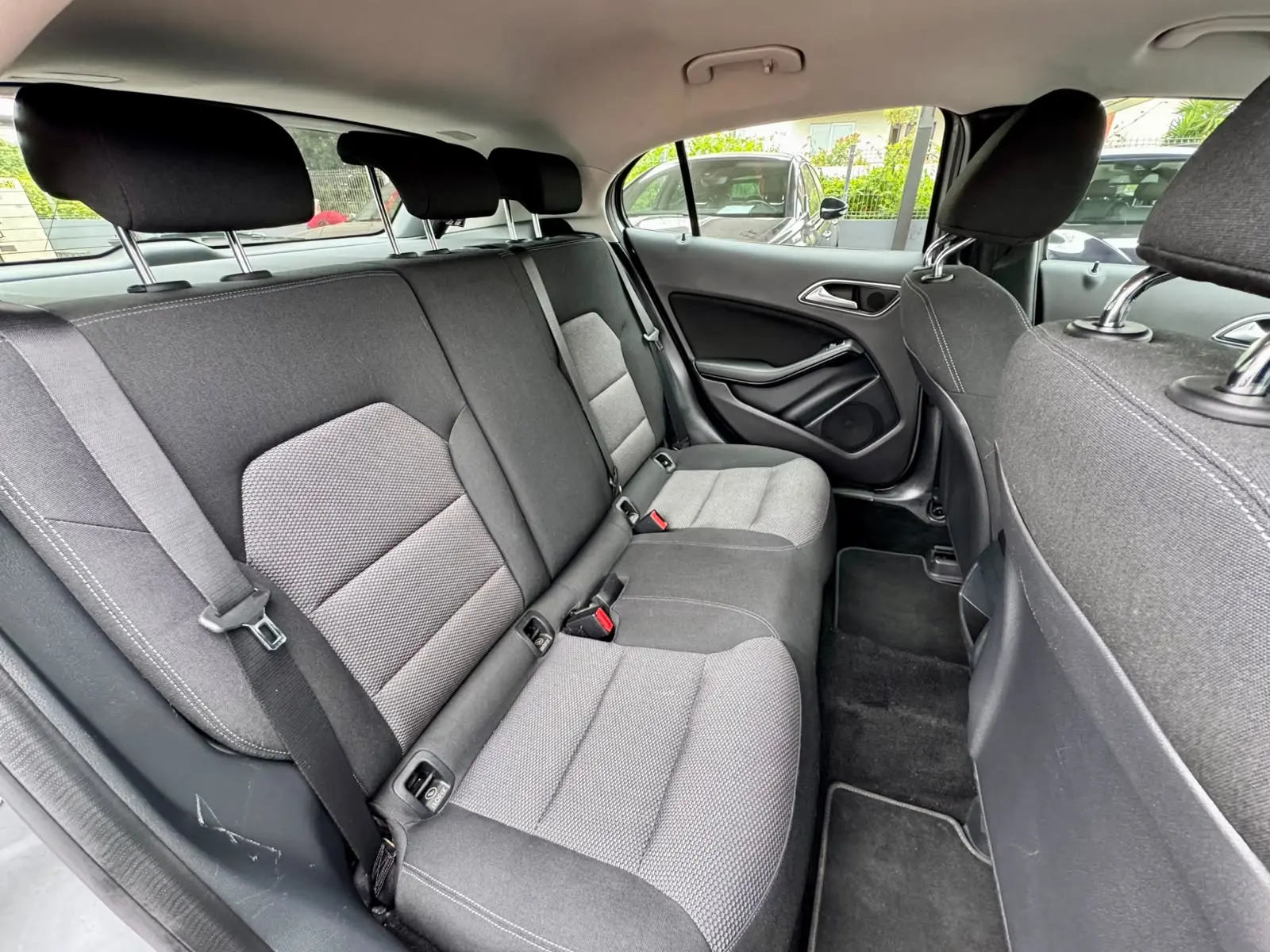 Mercedes-Benz GLA 180 d Style 23