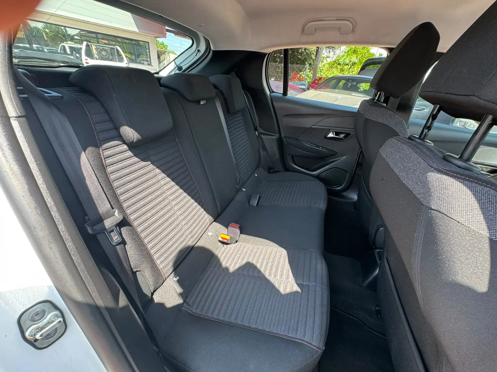 Peugeot 208 1.2 PureTech Active Pack 23