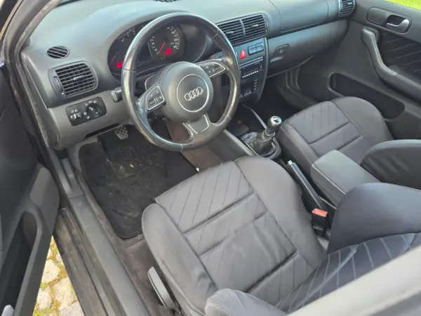 Audi A3 1.9 TDI Attraction 8