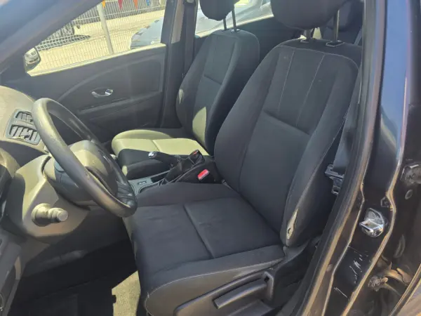 Renault Mégane 1.5 dCi Confort 8