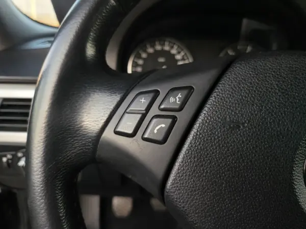 BMW 318 d Touring 10