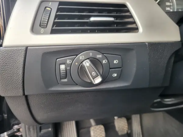 BMW 318 d Touring 12