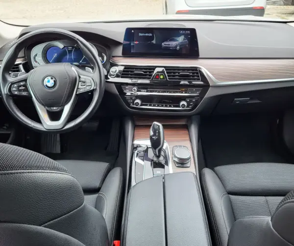 BMW 520 Line Sport Auto 3