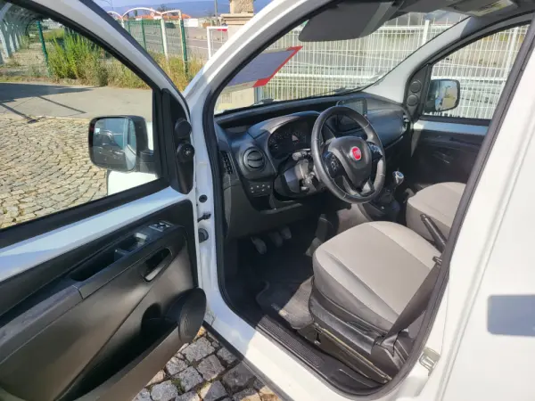 Fiat Fiorino 1.3 M-jet Adventure 9