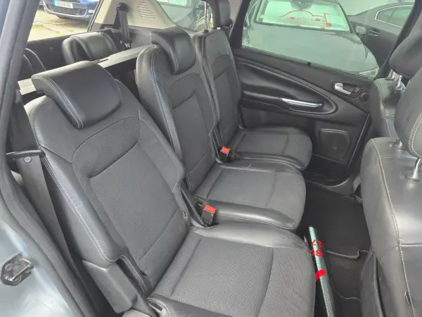 Ford S-Max 1.8 TDCi Titanium 7L 9