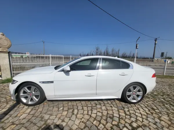 Jaguar XE 2.0 D R-Sport AWD Aut. 3