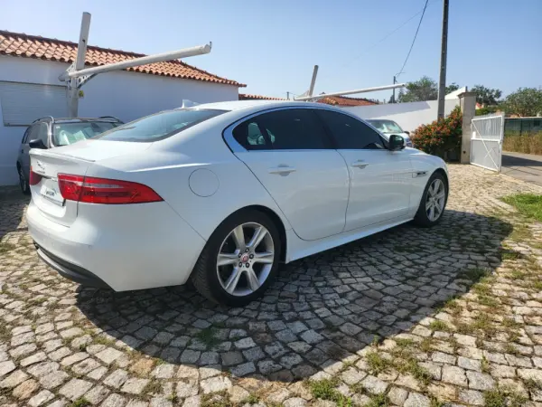 Jaguar XE 2.0 D R-Sport AWD Aut. 6