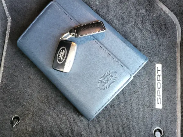 Land Rover Discovery Sport 2.0 TD4 HSE Luxury 7L Auto 28