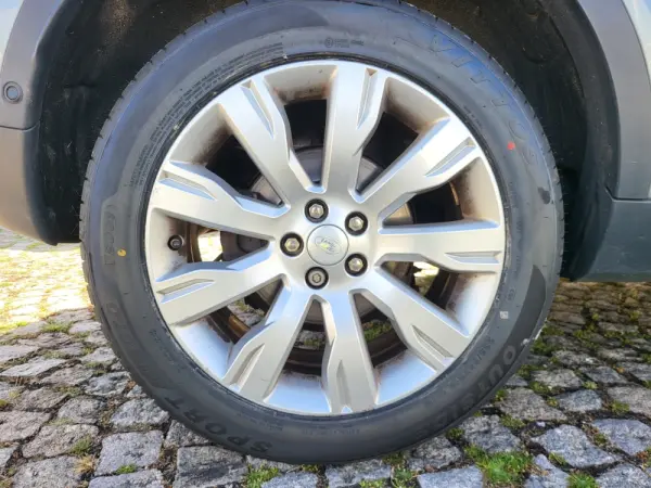 Land Rover Discovery Sport 2.0 TD4 HSE Luxury 7L Auto 29