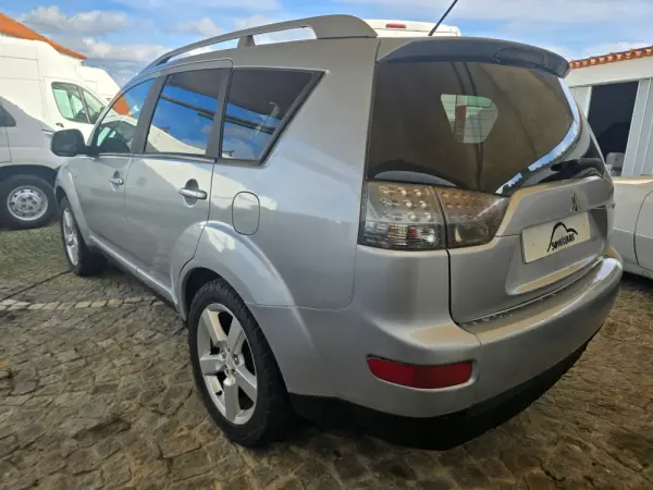 Mitsubishi Outlander 2.0 DI-D Instyle 4WD 4