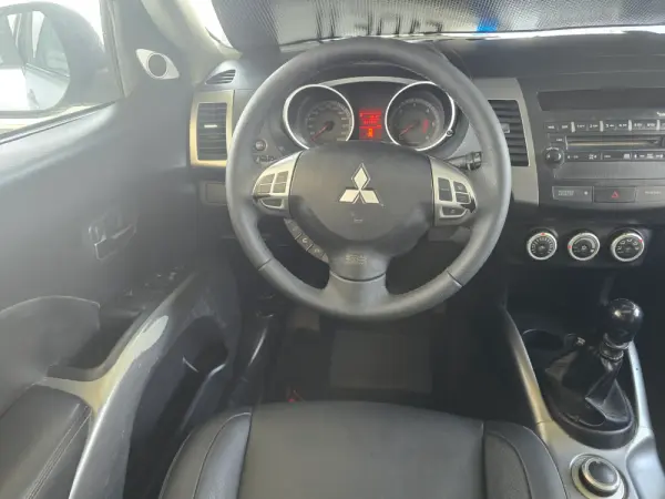 Mitsubishi Outlander 2.0 DI-D Instyle 4WD 12