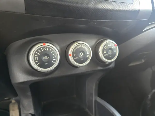 Mitsubishi Outlander 2.0 DI-D Instyle 4WD 14