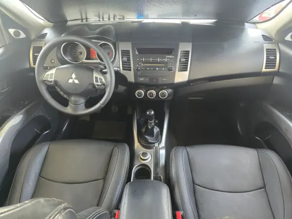 Mitsubishi Outlander 2.0 DI-D Instyle 4WD 24