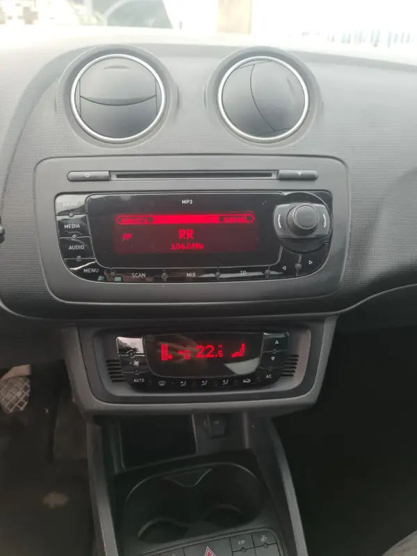 SEAT Ibiza 1.6 TDi Copa Plus DPF 13