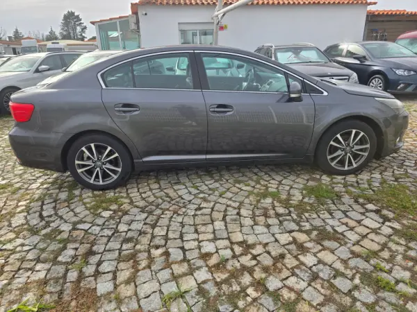 Toyota Avensis 2.0 D-4D 3