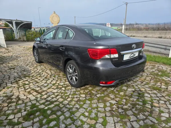 Toyota Avensis 2.0 D-4D 5