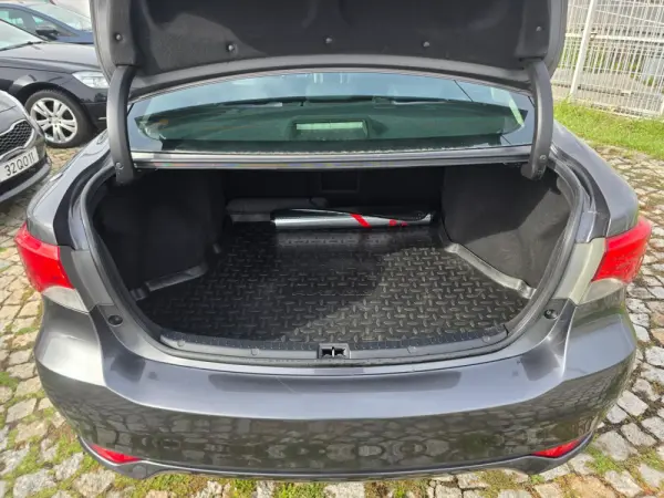 Toyota Avensis 2.0 D-4D 6