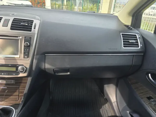 Toyota Avensis 2.0 D-4D 14
