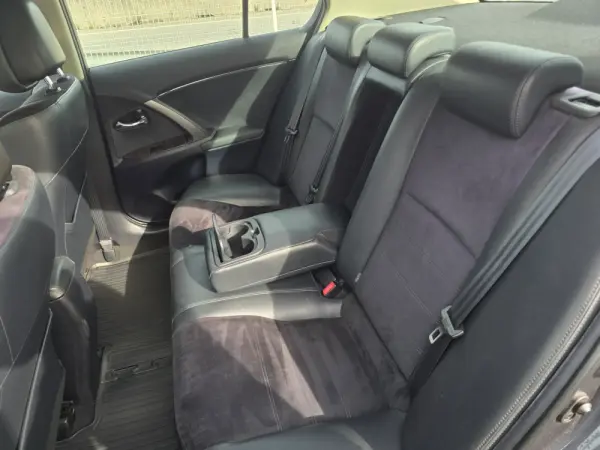 Toyota Avensis 2.0 D-4D 21