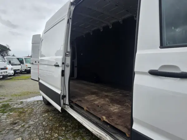 Volkswagen Crafter 35 2.0 TDI L3H3 Médio Tecto Alto 10