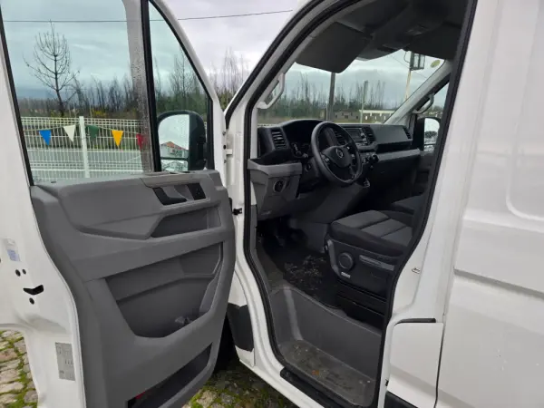 Volkswagen Crafter 35 2.0 TDI L3H3 Médio Tecto Alto 11