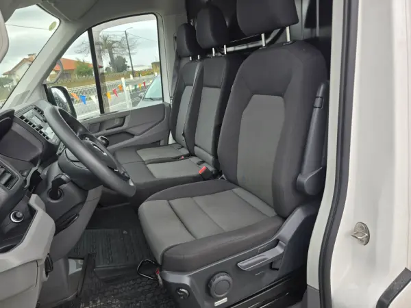 Volkswagen Crafter 35 2.0 TDI L3H3 Médio Tecto Alto 12