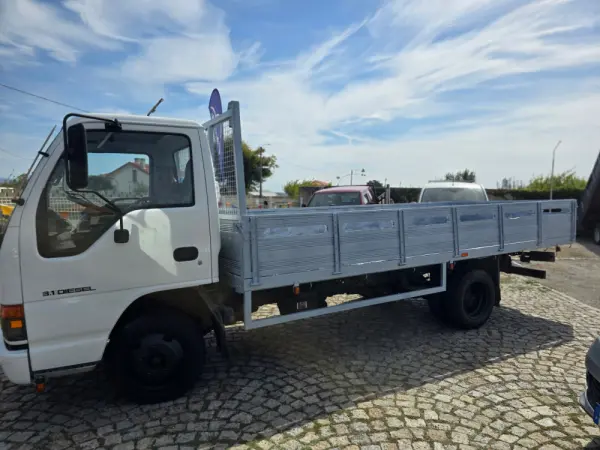 Isuzu NKR 69 LL-5D 3
