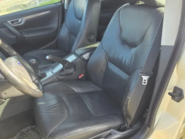 Volvo V70 2.4 D5 Nivel 3 6