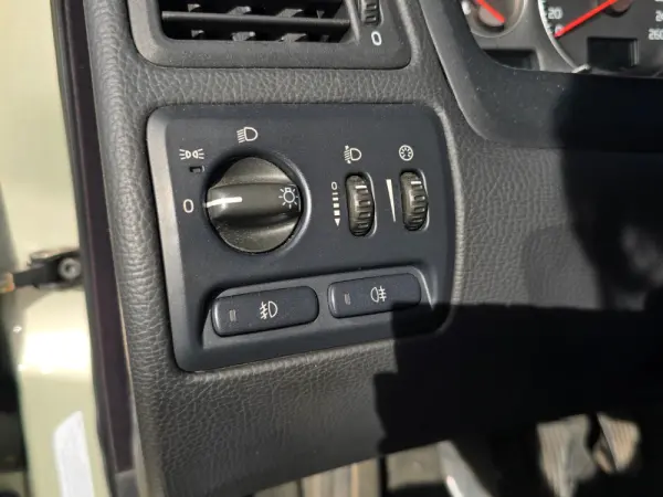 Volvo V70 2.4 D5 Nivel 3 9