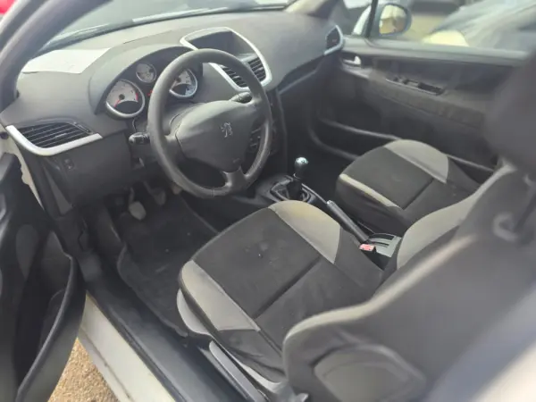 Peugeot 207 1.4 HDi Active 6