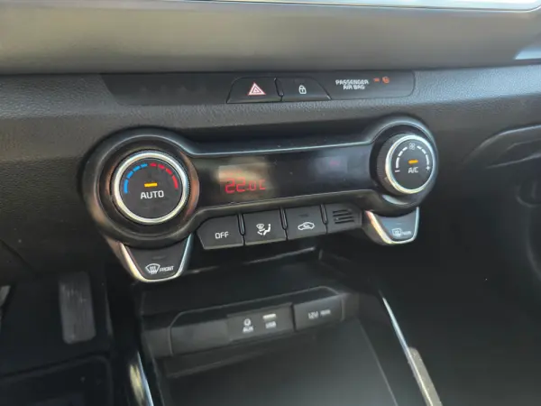 Kia Stonic 1.6 CRDi LX 20