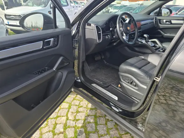 Porsche Cayenne Coupé E-Hybrid Tiptronic S 8