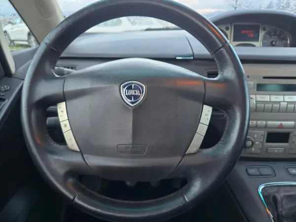 Lancia Musa 1.3 16V M-jet Platino 12