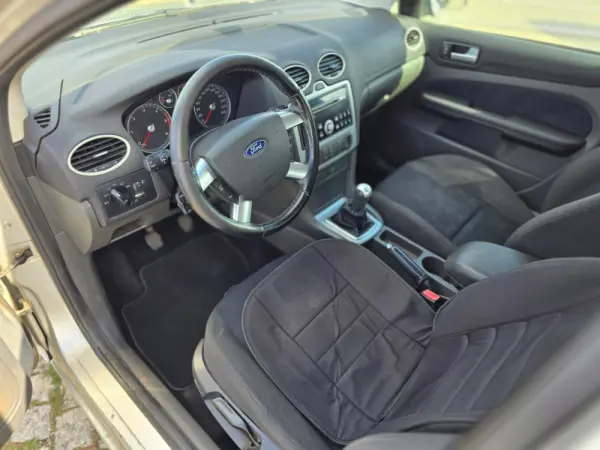 Ford Focus 1.6 TDCi Connection 9