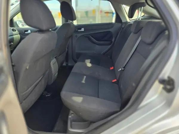 Ford Focus 1.6 TDCi Connection 19