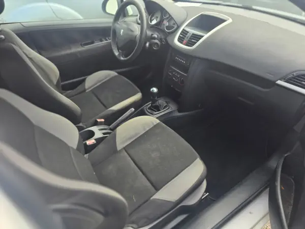 Peugeot 207 1.4 HDi Active 14