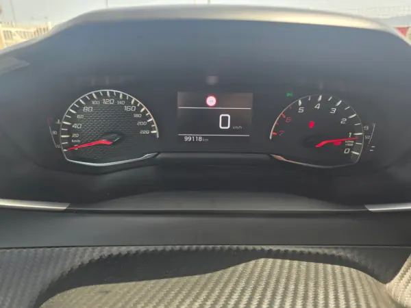 Peugeot 2008 Benzin 100 Allure 12