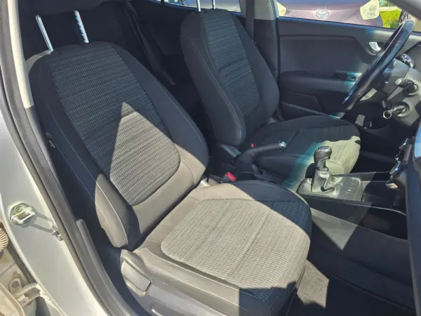 Kia Stonic 1.6 CRDi LX 24