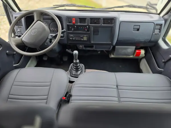 Toyota Dyna 280 (31BUE4) 22