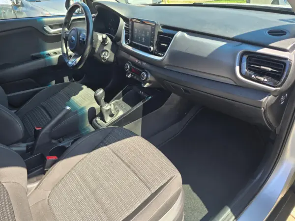 Kia Stonic 1.6 CRDi LX 23