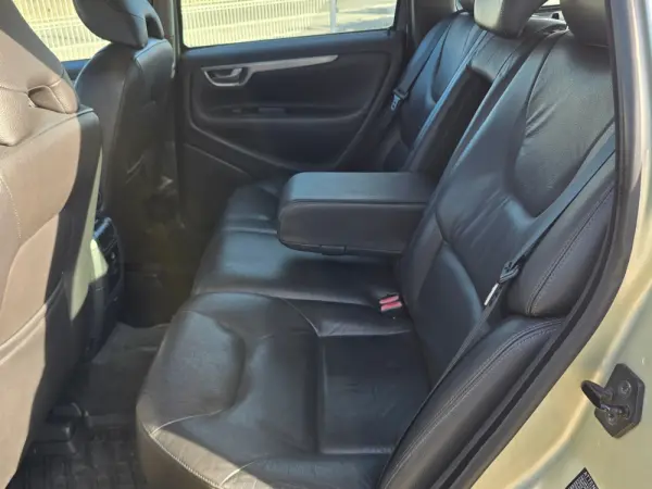 Volvo V70 2.4 D5 Nivel 3 11