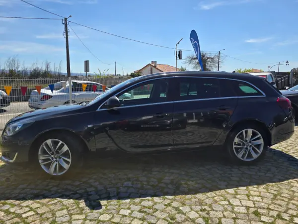 Opel Insignia Sports Tourer Outro 3