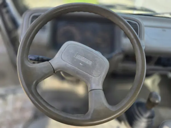 Isuzu NKR 69 LL-5D 10
