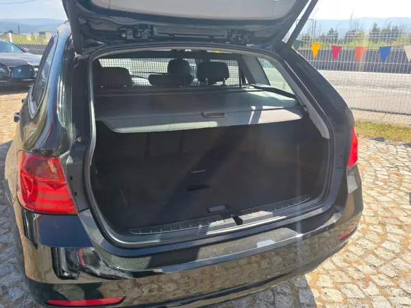 BMW 318 d Auto Line Modern 9